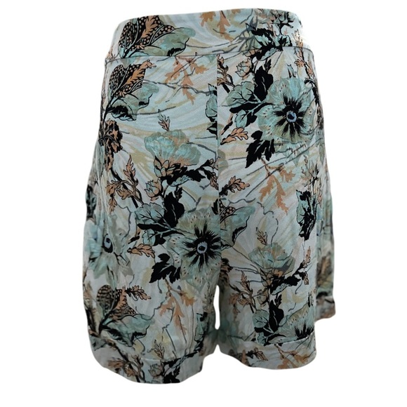 Diane Von Furstenberg Nathalie Astrantia Tulip Shell Crepe Shorts - Picture 5 of 9